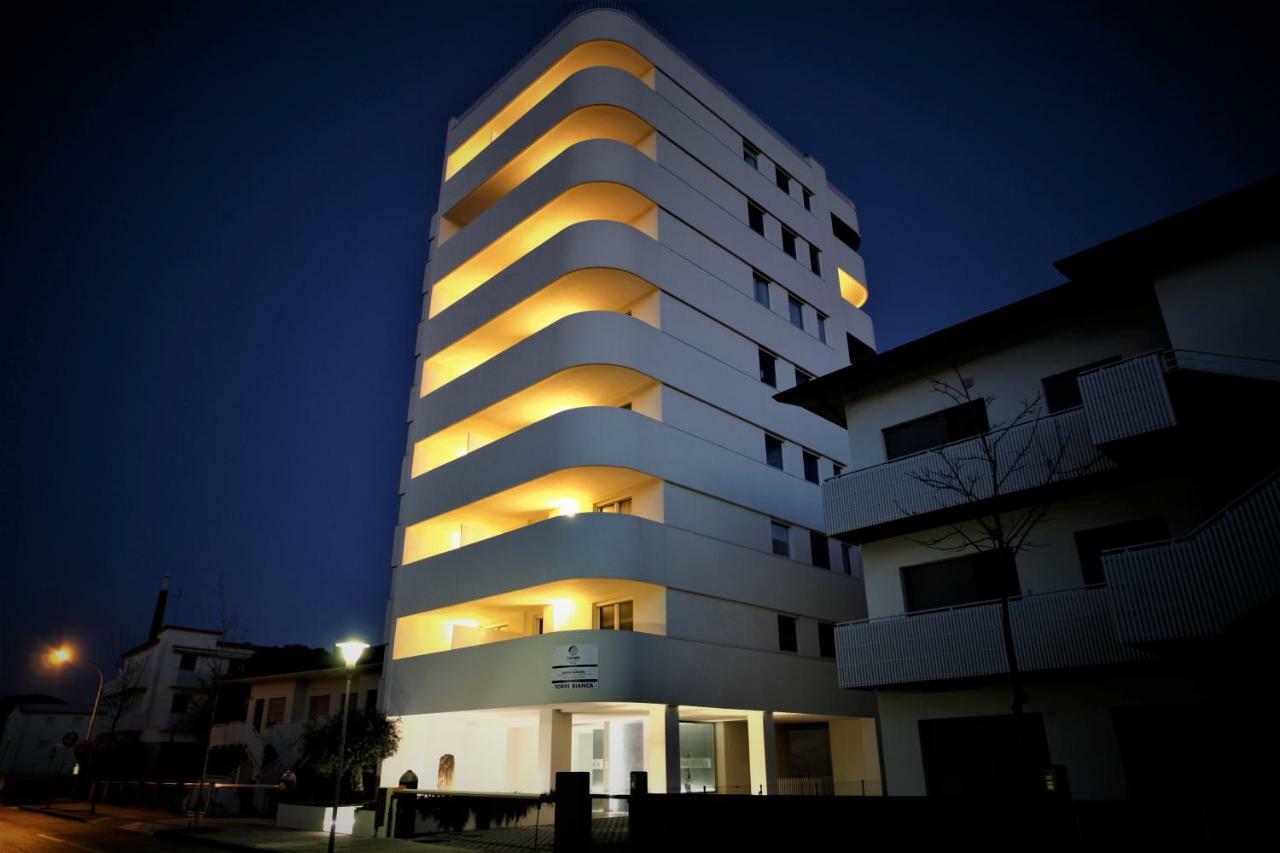 Appartamenti Torre Bianca Линьяно-Саббьядоро Экстерьер фото